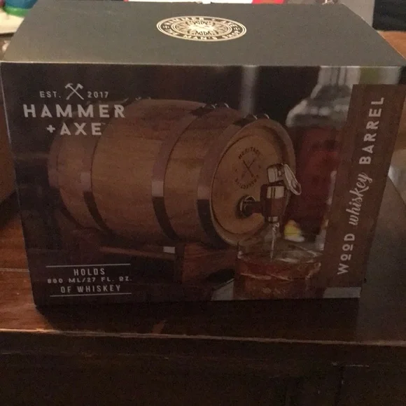 Hammer + Axe whiskey barrel - Picture 1 of 6
